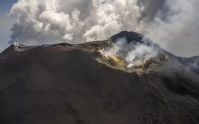 De hoofdkrater van de Etna