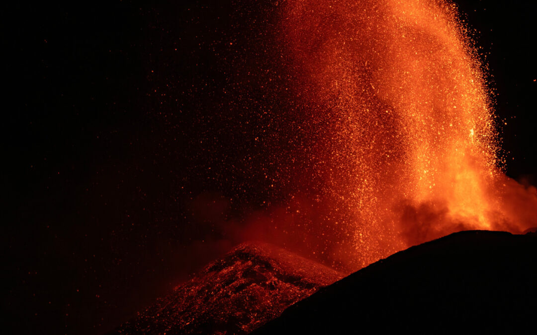 Spectacular lava fountains: Etna eruption 13.8.2023
