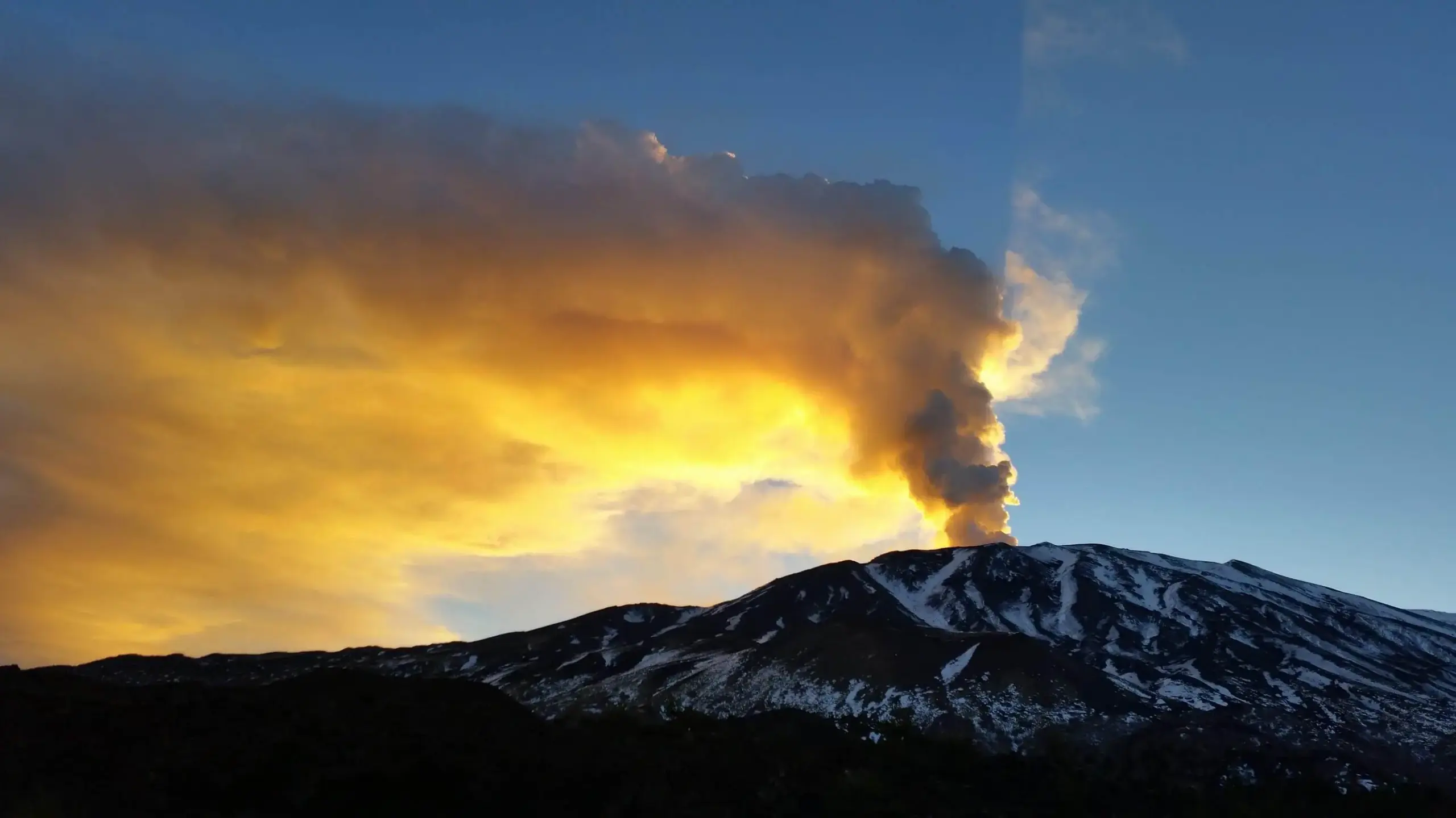 Why a Sunset Tour on Mount Etna Is One of the Best Summer Experiences in Sicily?